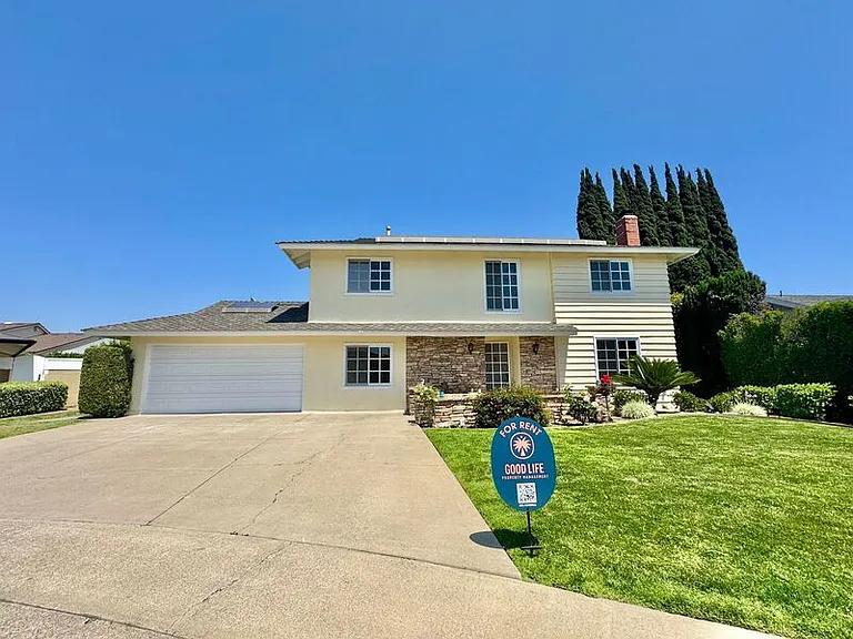 1530 Rogue St — Photo 23