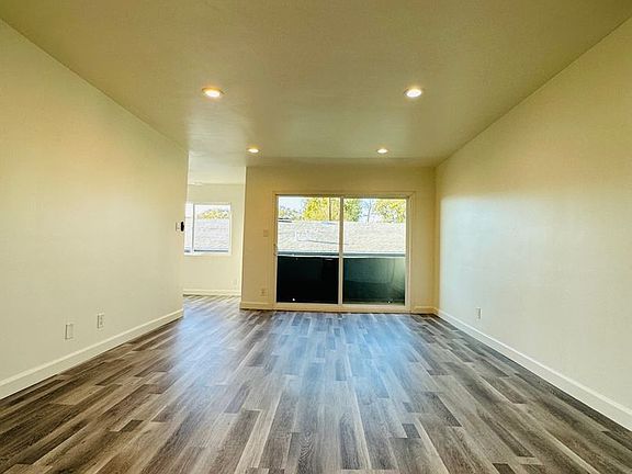 4th image of 2025 S Shenandoah St APT 9