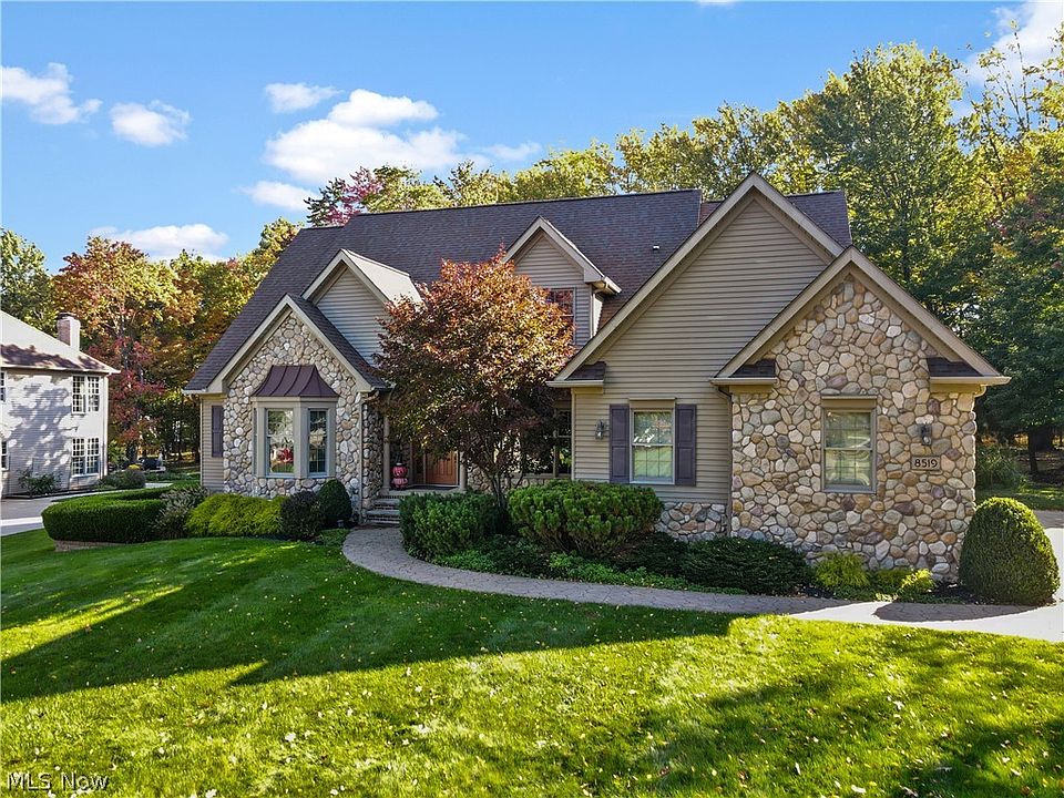 1st image of 8519 Windsor Way