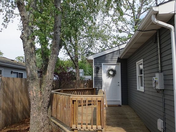 4th image of 35681 Oakwood Ave