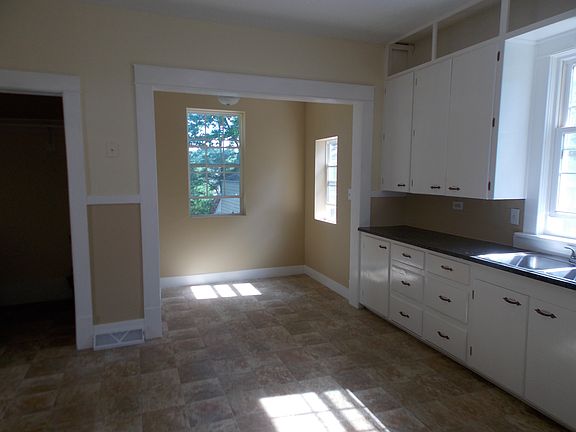 4th image of 1415 Hill Ave