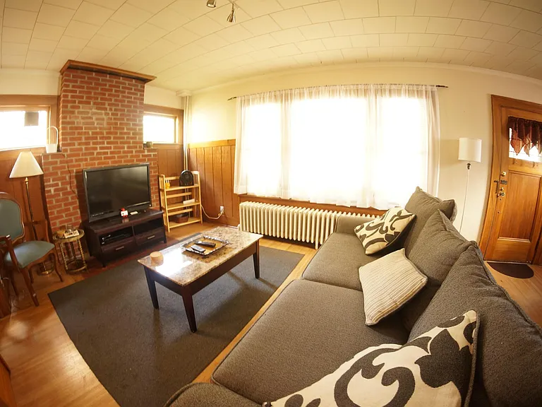 121 Crittenden Blvd — Photo 4
