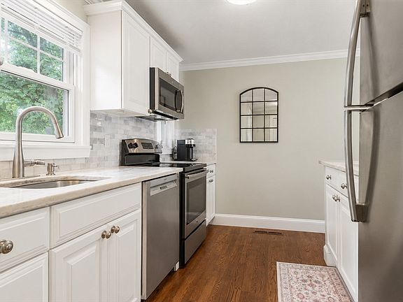 5th image of 11 Oak St Unit 33
