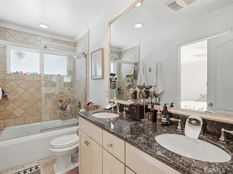 6443 Gross Ave — Photo 23