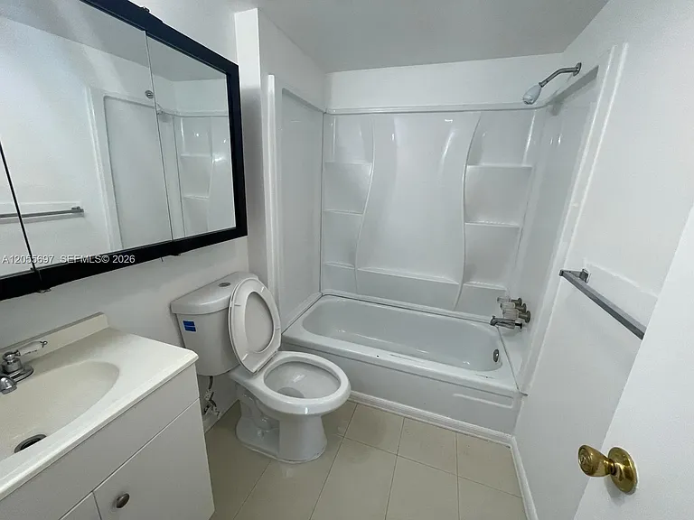 2530 Pierce St #106 — Photo 5