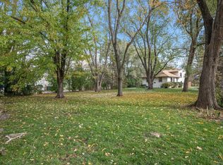 645 Rita Ct, Eagan, MN 55121