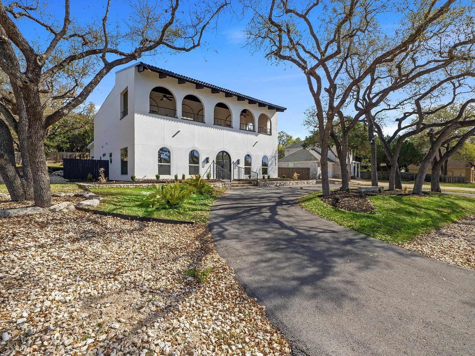 4 bed, 4.0 bath, 3774 sqft, $3,495 — Photo 1