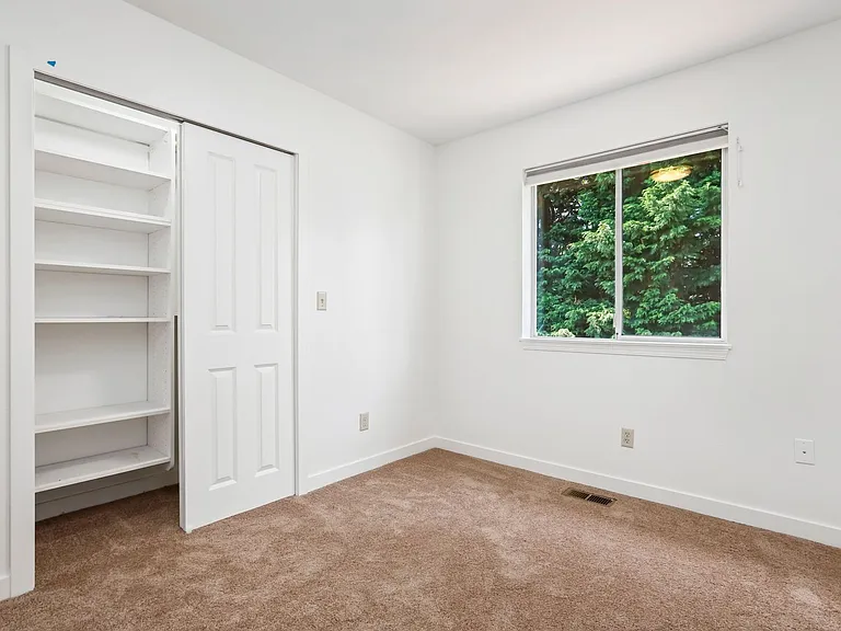 2535 Jones Ave NE — Photo 25
