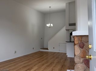 94 Wescott Rd, Bedminster, NJ 07921