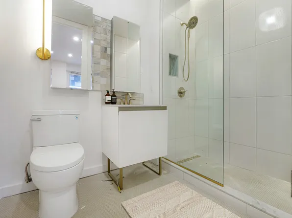 138-25 Barclay Avenue image 9 of 25