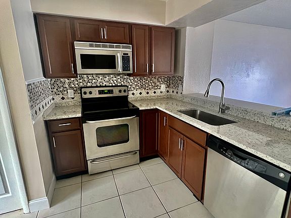 2nd image of 16193 E Rambling Vine Dr