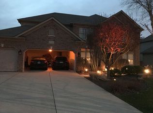 5551 Bergamot Ln, Naperville, IL 60564