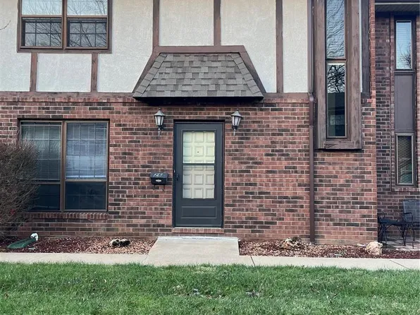 1229 N 17th St APT 26, Belleville, IL 62226