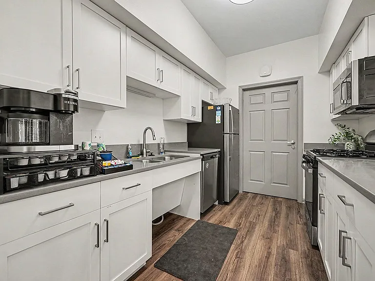 Byron Lakes Apartments — Photo 72