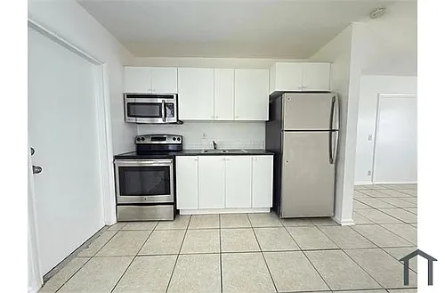1172 W 34th St #1 Photo 1