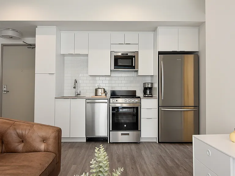638 Center St — Photo 10