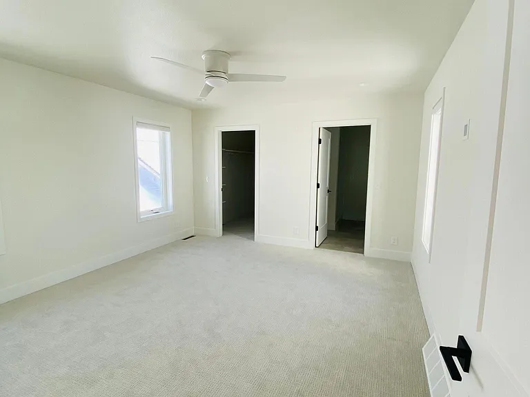 Master bedroom (2nd floor)