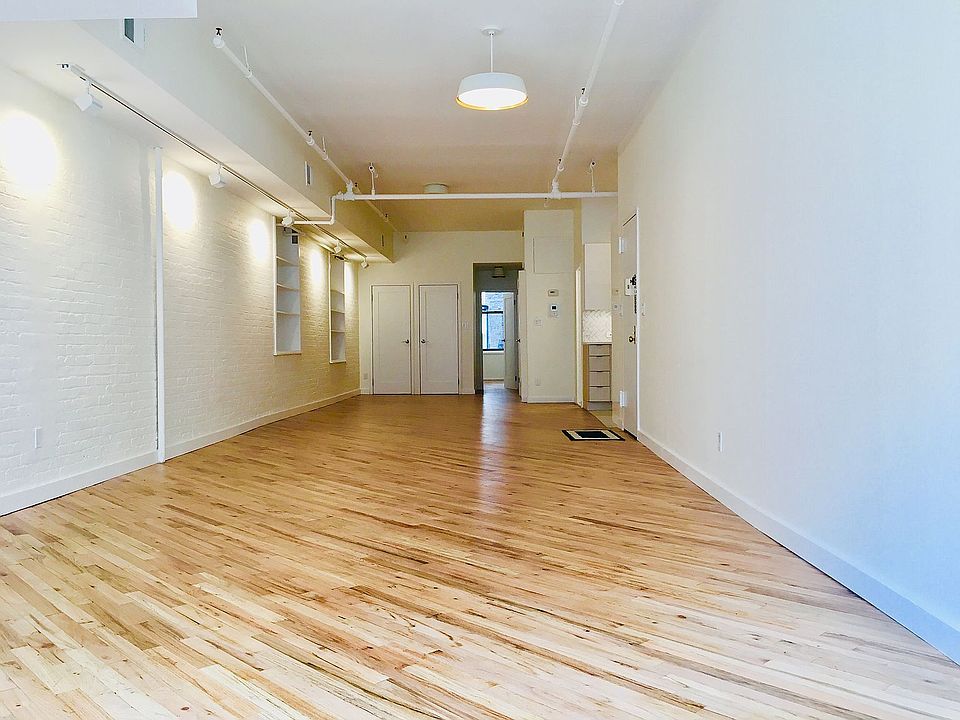 1st image of 215 W 20th St Ste 2W