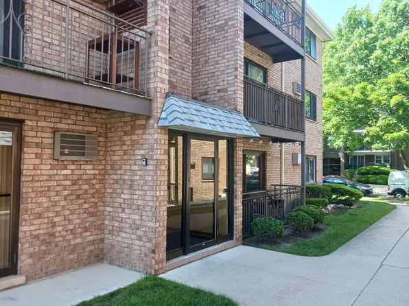 8749 W Summerdale Ave APT 2A, Chicago, IL 60656