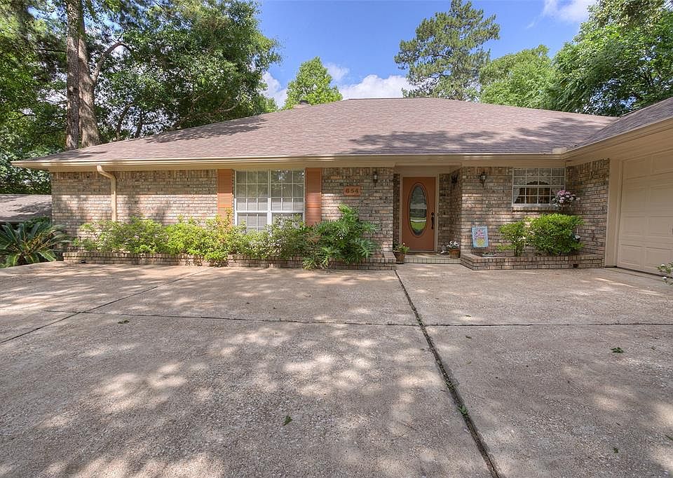 1st image of 654 Hillcrest Dr
