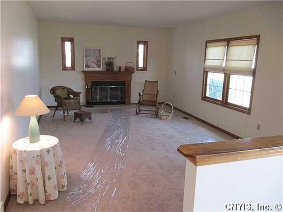 5th image of 4259 Mayfair Cir