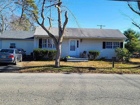 2nd image of 571 Garfield Ave