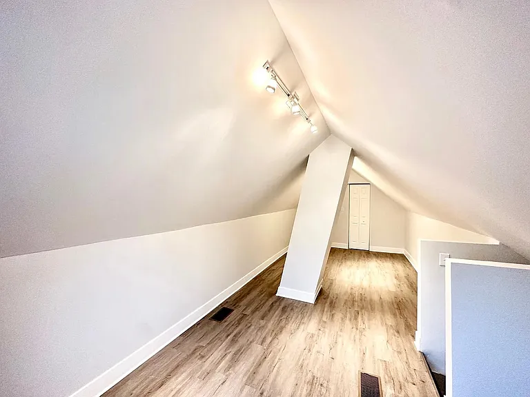 2224 S Sawyer Ave #CH1R — Photo 7