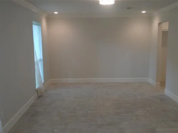 8119 Springtime Ln, Houston, TX 77075