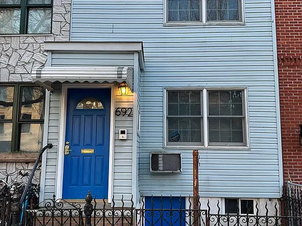 692 6th Ave, Brooklyn, NY 11215