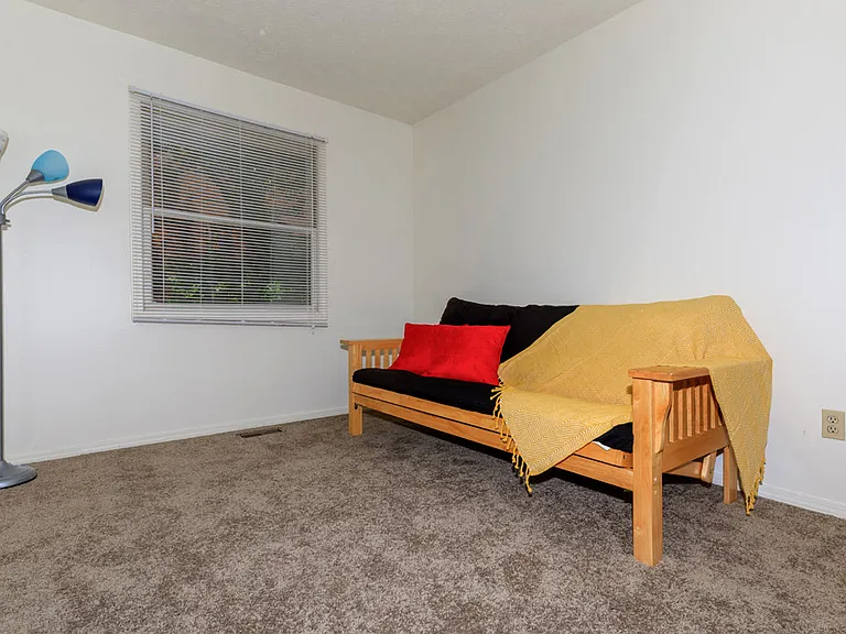 Hoosier Court Apartments — Photo 59