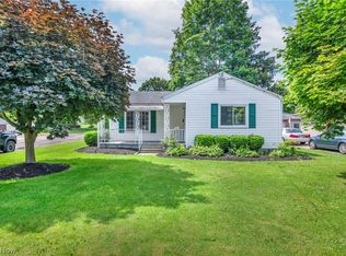 1332 Stratford St, Barberton, OH 44203