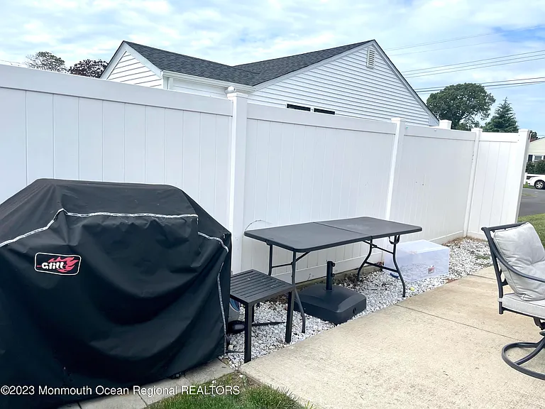 1414 Treeneedle Rd — Photo 27