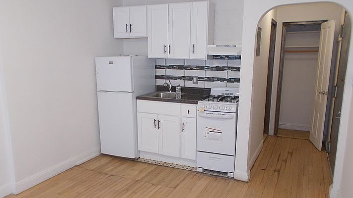 1st image of 469 Saint Johns Pl APT 1A