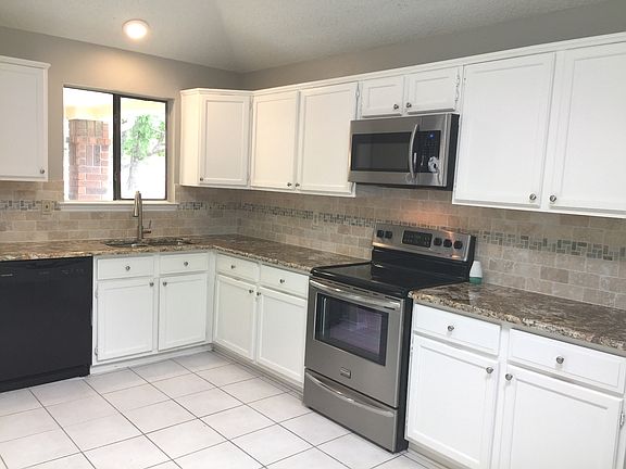 5th image of 1501 Golden Gate Dr