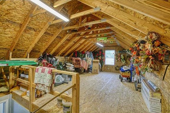 5th image of 16646 Ketron Ln