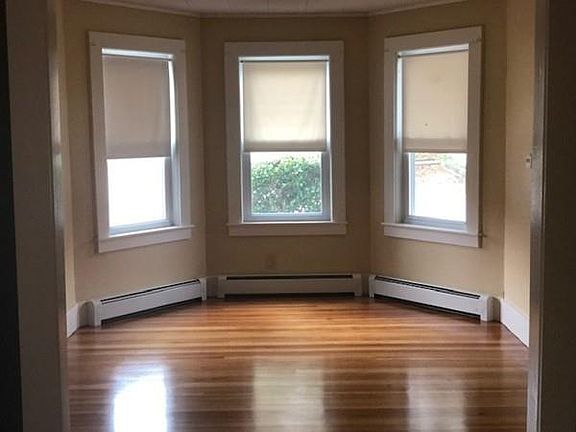 3rd image of 47 Grant St