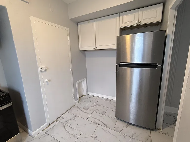 909 Park Ave #421E — Photo 2