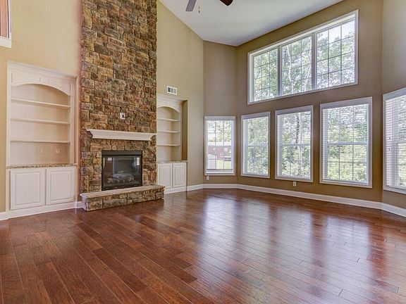 2nd image of 3323 Teal Creek Ln