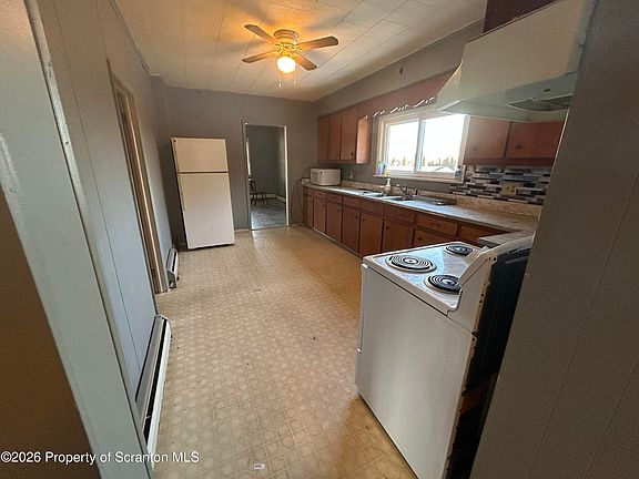 3rd image of 1849 Clearview St