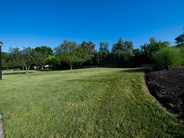 Willowbrook Place — Photo 13