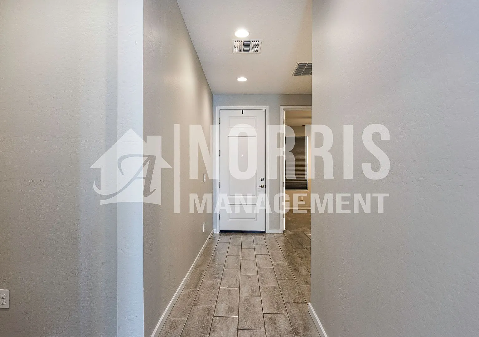 Beautiful New Top Tier Home with A POOL! — Photo 4