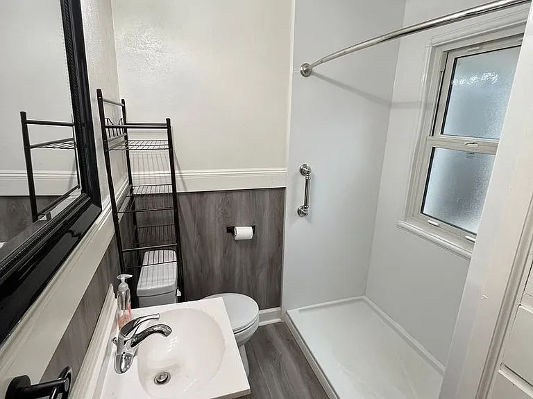 2115 N Linn Ave — Photo 8