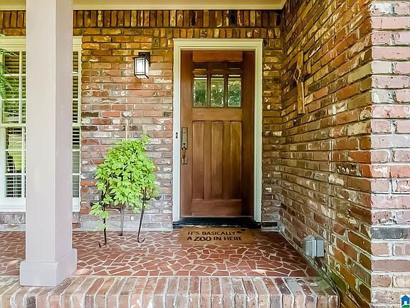 3rd image of 2617 Willow Brook Ln