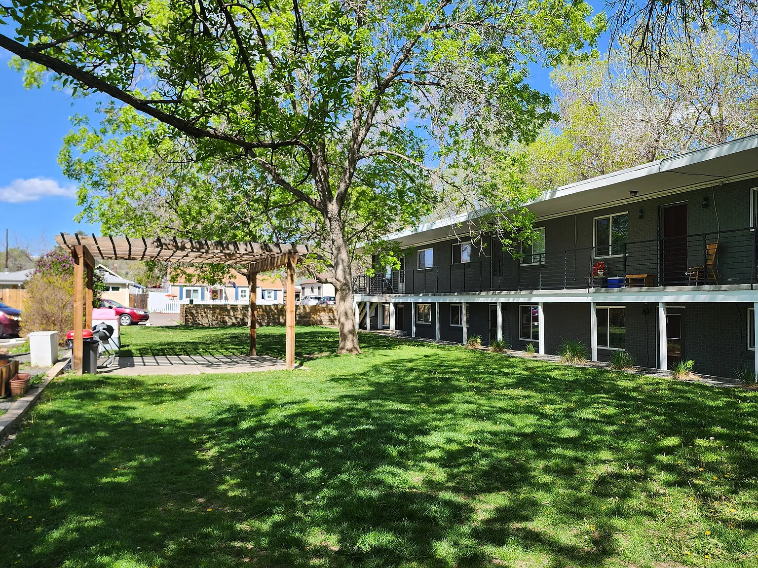 2 bed, 850 sqft, $1,595 — Photo 1