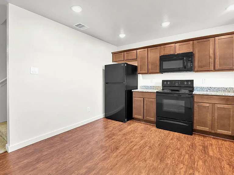 21155 Gosling Rd #16B — Photo 8