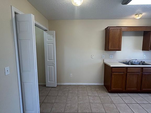 5th image of 3510 SW Landau Ct APT 1 & 2