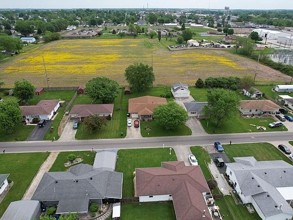 4th image of 310 N Amrhein Dr