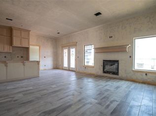 8409 Poplar Dr, Edmond, OK 73034