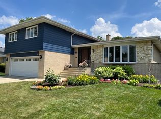 769 S Stuart Ave, Elmhurst, IL 60126