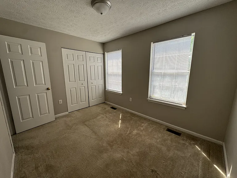 1149 Old Denbigh Blvd — Photo 7